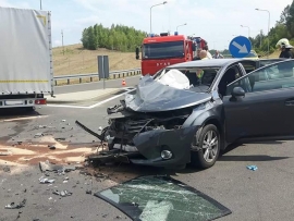 Wypadek przy wjeździe na S3 koło Skwierzyny. Do szpitala trafiło 10-miesięczne dziecko
