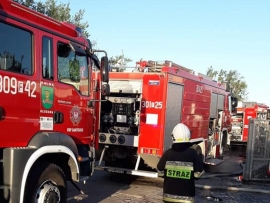 Pożar hali magazynowej w Gorzowie Wlkp. W akcji 6 zastępów straży pożarnej