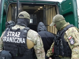 Straż Graniczna zatrzymała mężczyznę poszukiwanego 7 listami gończymi w tym przez Interpol