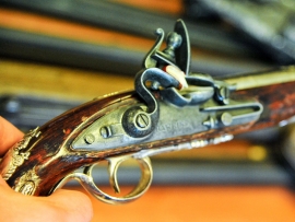 Broń historyczna przekazana do muzeów (ZDJĘCIA)