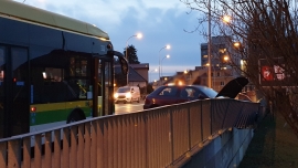 Autobus MZK zderzył się z osobówką w Zielonej Górze