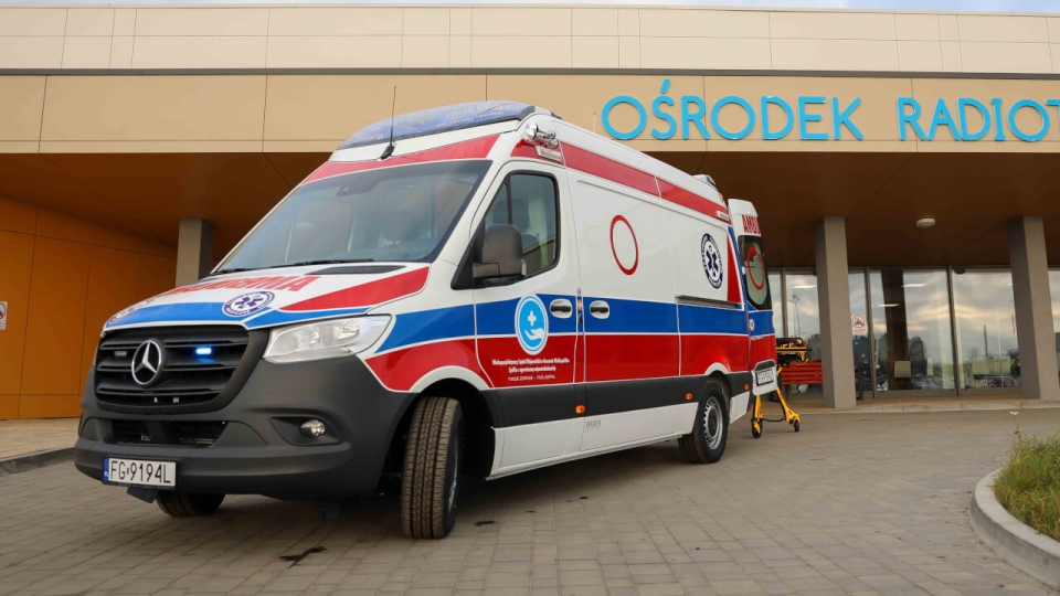 Nowa karetka dla szpitala w Gorzowie. Będzie służyć do transportu chorych na COVID-19 (ZDJĘCIA)