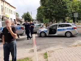 Policyjny pościg w Trzebiechowie. Sprawca zatrzymał się na drzewie