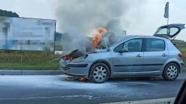 Pożar osobówki na zjeździe z S3 w Sulechowie. Występują utrudnienia w ruchu!