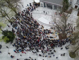 Kilkuset mieszkańców Zielonej Góry solidaryzowało się z nauczycielami