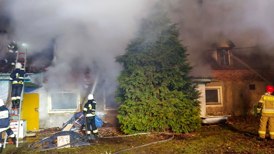 Tragiczny pożar domu w Książu Śląskim! Nie żyje mężczyzna