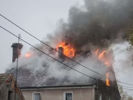 Pożar domu wielorodzinnego. Rodziny staciły dach nad głową