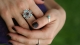 Co oznacza pierścionek na kciuku?