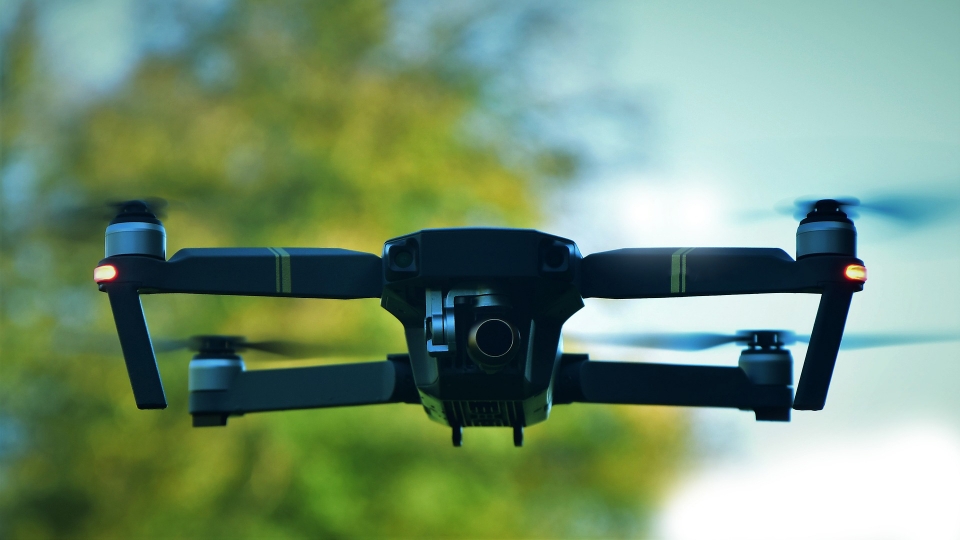 Zielona Góra: Miasto użyje drona do monitorowania akcji #zostanwdomu. "Wielki brat czuwa"