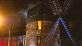 Pożar budynku z holenderskim wiatrakiem w Zielonej Górze