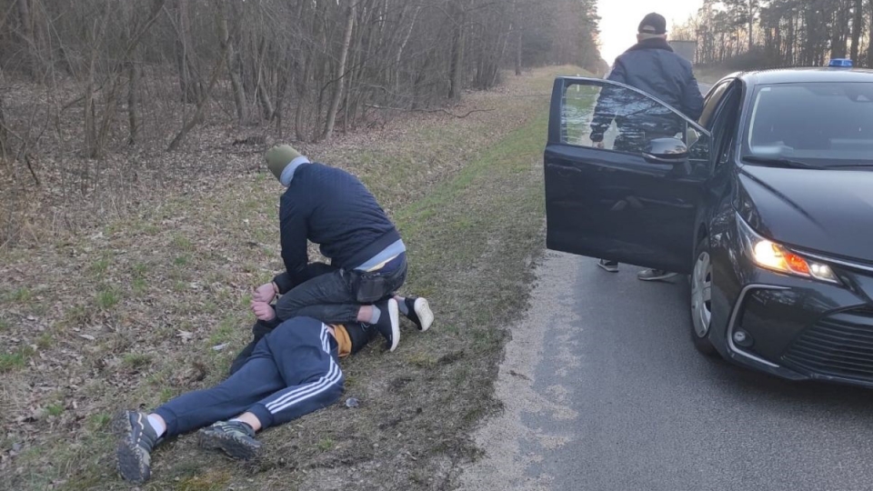 Świebodzin: Handlarz narkotyków zaatakował policjantów bagnetem! (ZDJĘCIA)