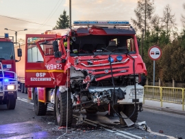 Wypadek dwóch wozów strażackich pod Krosnem Odrzańskim. Ranni strażacy 