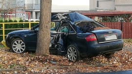 Poranny wypadek Audi w Czerwieńsku. Kierowca uciekł z miejsca zdarzenia!
