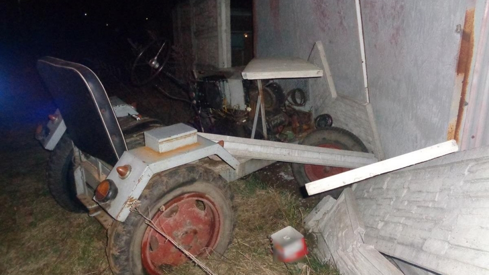 Pijany traktorzysta wjechał ciągnikiem w ogrodzenie pod Krosnem Odrzańskim!