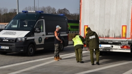 Służby kontrolowały ciężarówki na S3. Funkcjonariusze szukali nielegalnych migrantów!