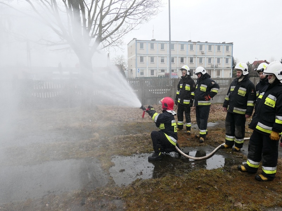 Strażacy z powiatu słubickiego szkolili się w zakresie gaszenia pożarów wewnętrznych (ZDJĘCIA)